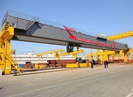 中核工業(yè)70m跨度起重機